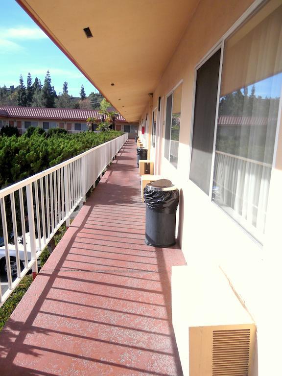 Relax Inn & Suites El Cajon Exterior photo
